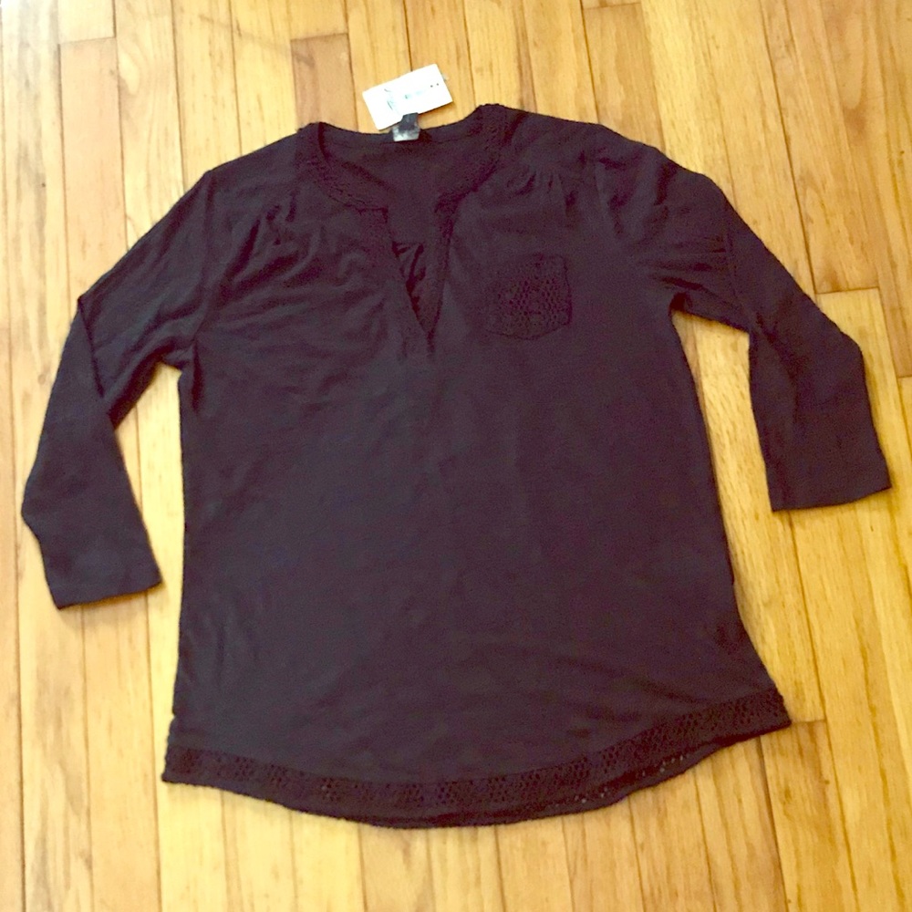 🍀NWT🍀LUCKY BRAND🍀crochet detail V Neck top🍀
